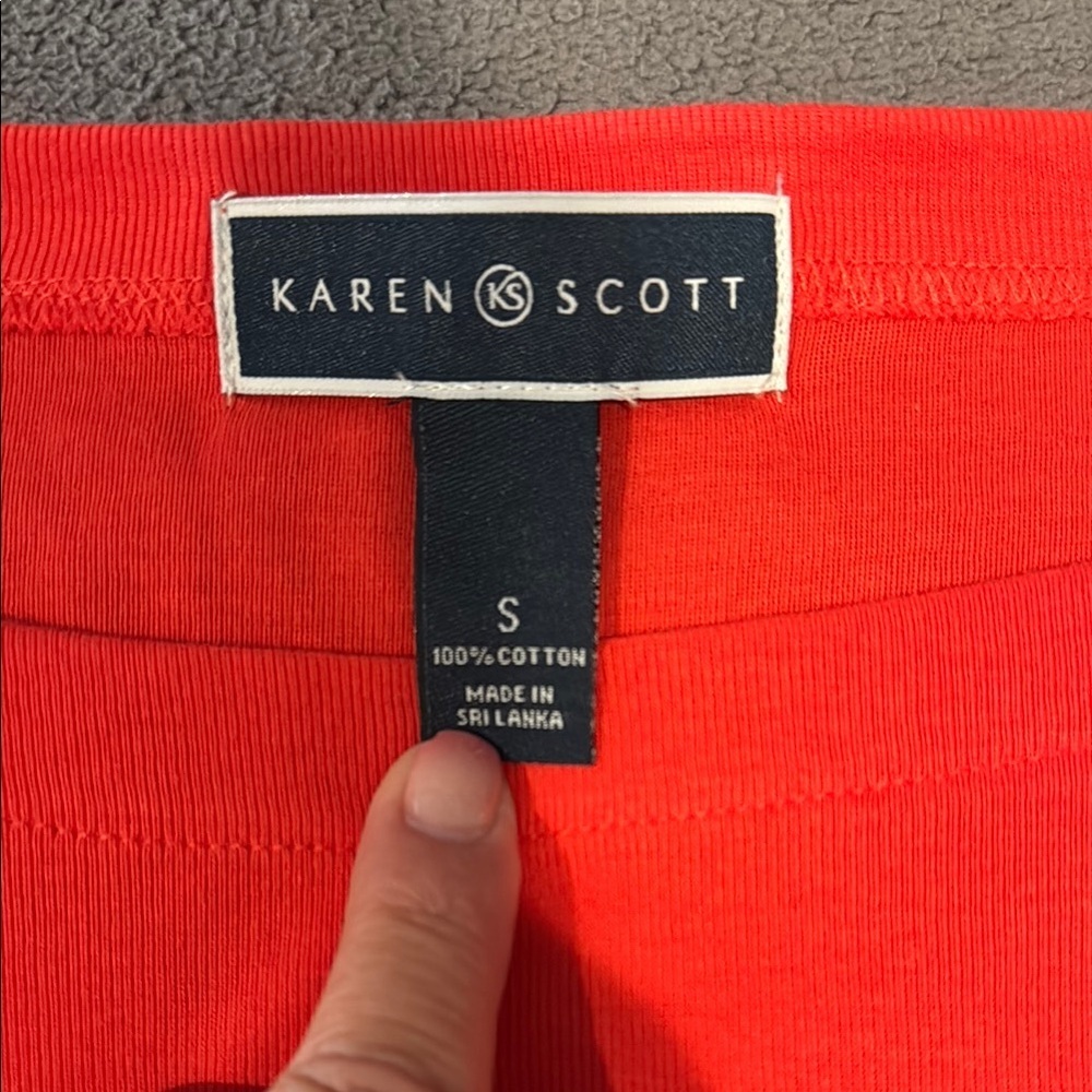 NWT Woman's Karen Scott Red Boatneck Cuffed Sleeve Shirt. Size Small - Picture 5 of 6
